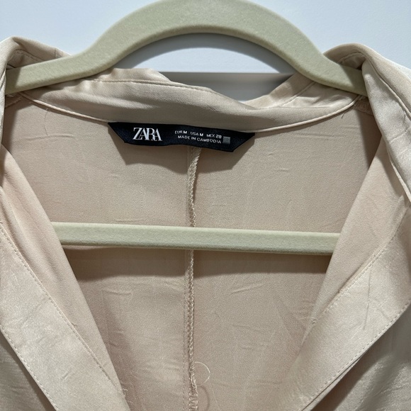 Zara SHOULDER PAD SATIN EFFECT SHIRT cream tan medium button down silk top - Picture 3 of 4